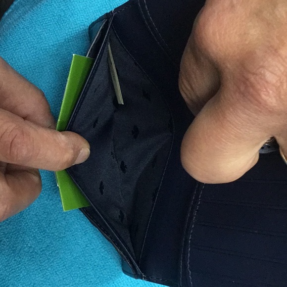 SOLD 🫶🫶🫶🫶Kate Spade Floral large bifold wallet - Picture 9 of 12